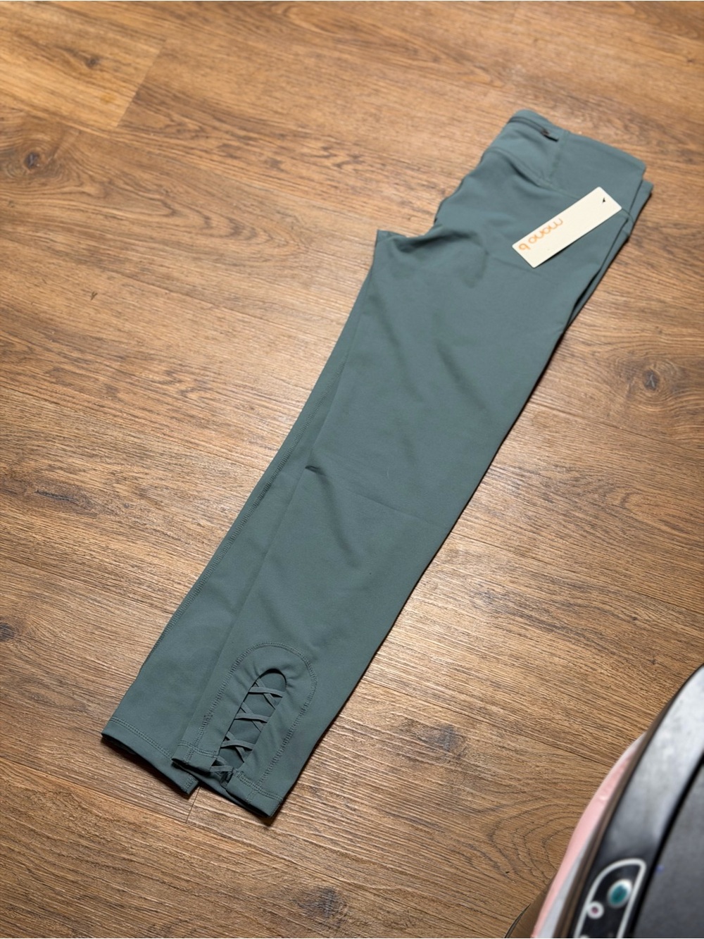 Women’s teal Leggings with Lattice Hem - Brand:  Mono B New